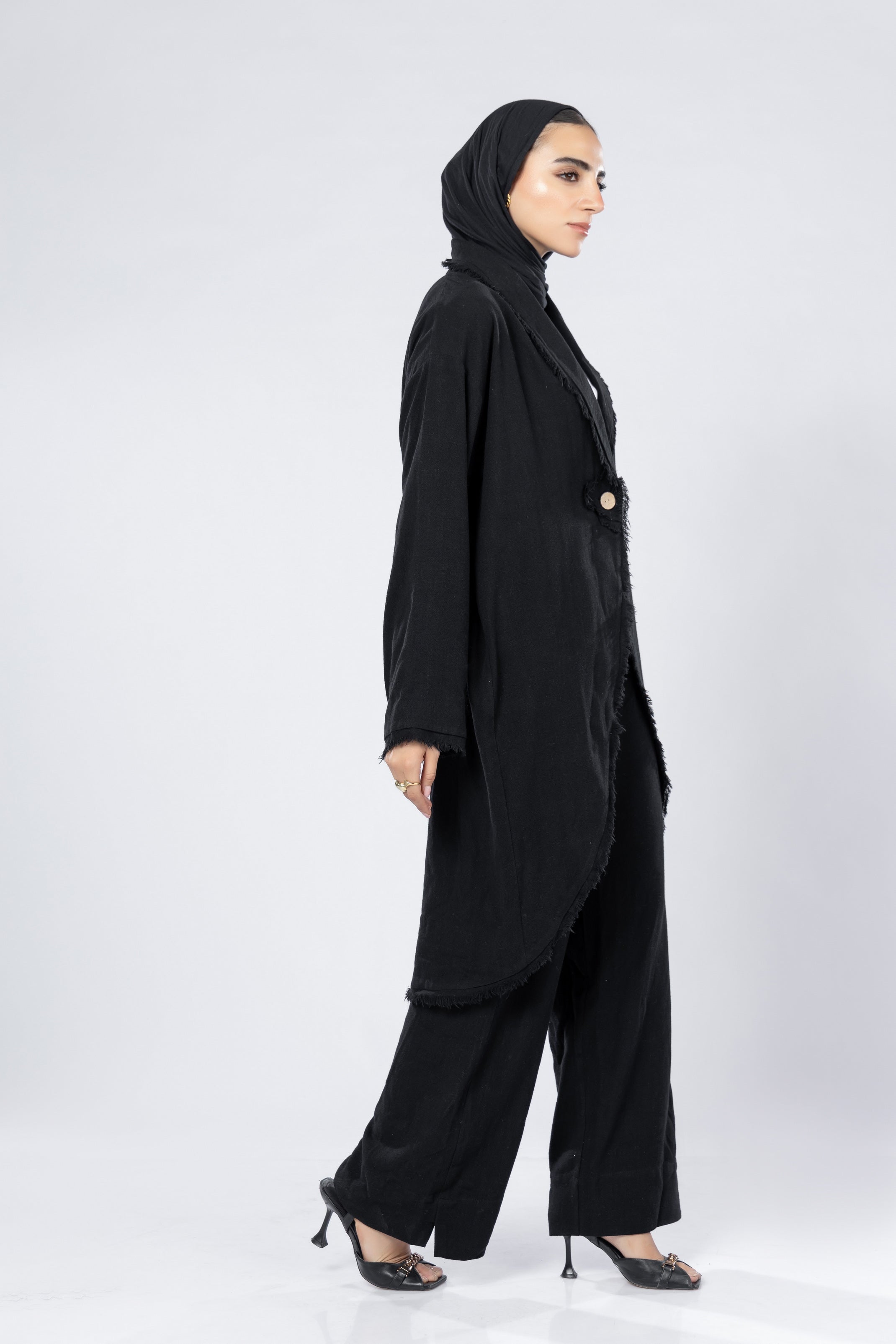 Long washed linen cardigan with wooden button