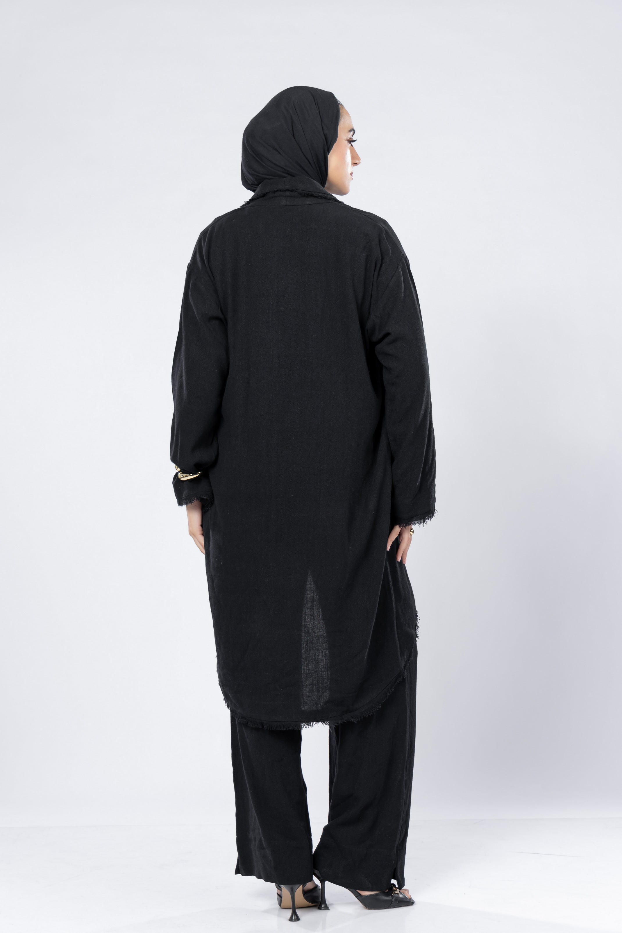 Long washed linen cardigan with wooden button