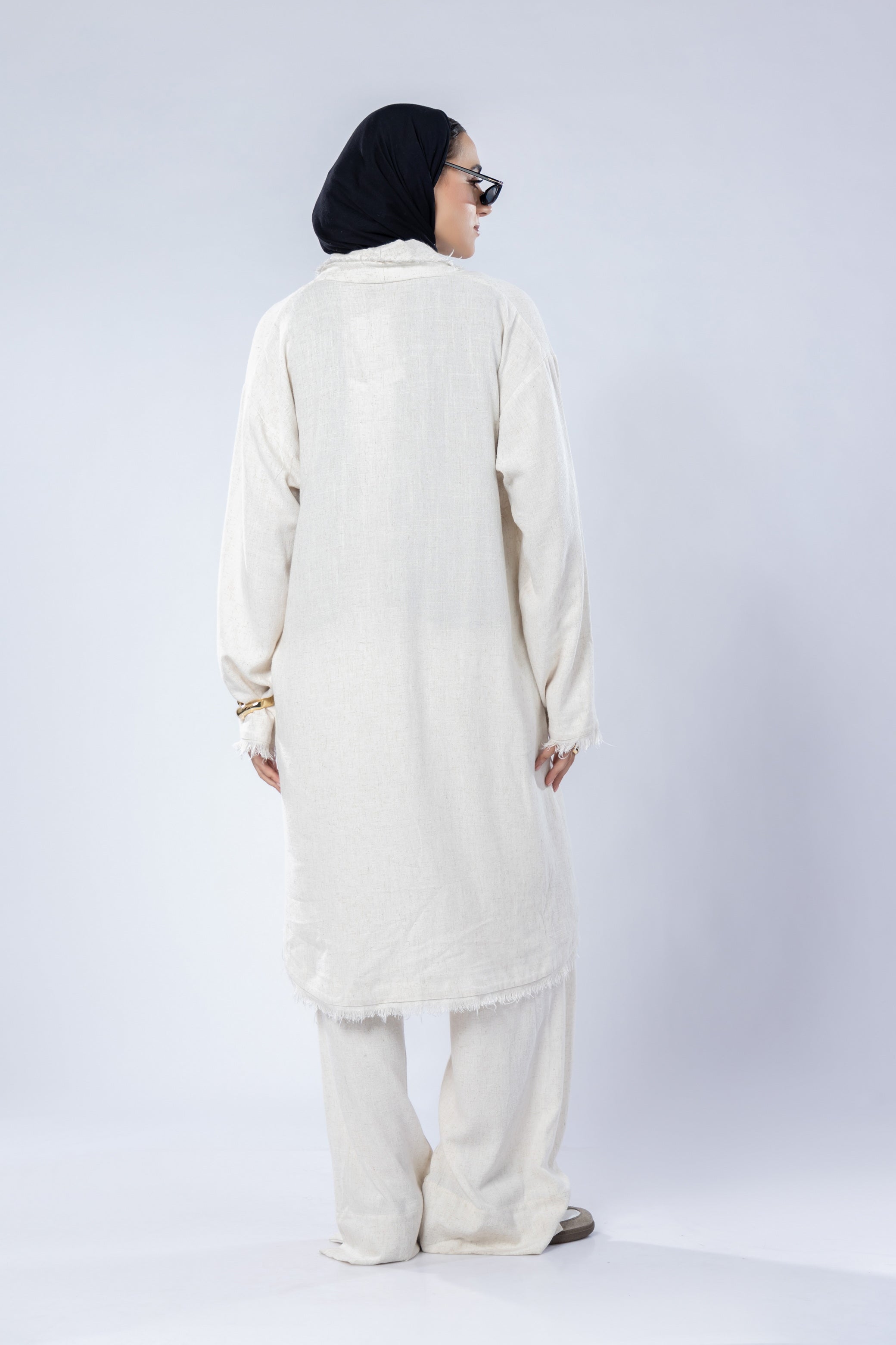 Long washed linen cardigan with wooden button